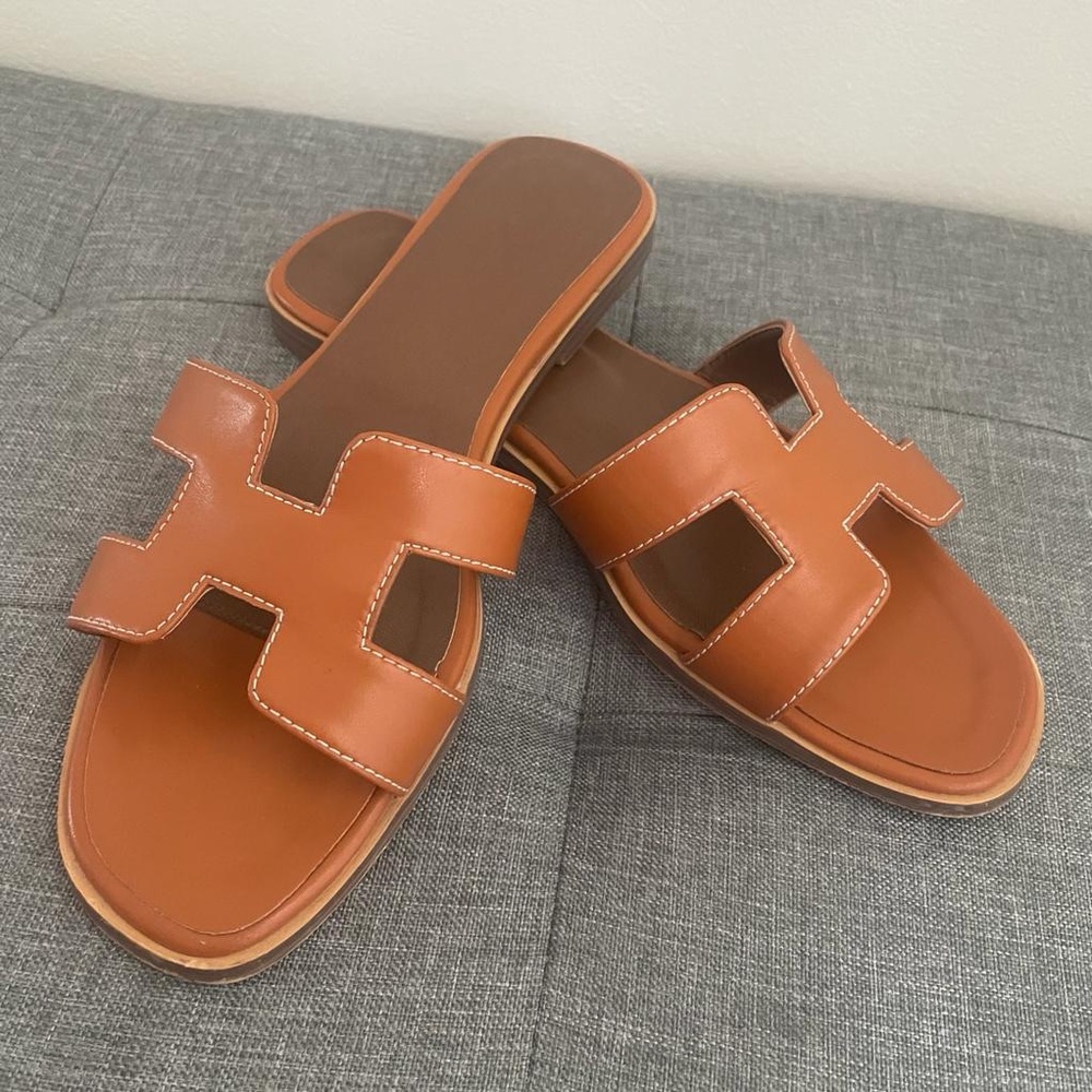 H slide sandals size 40
